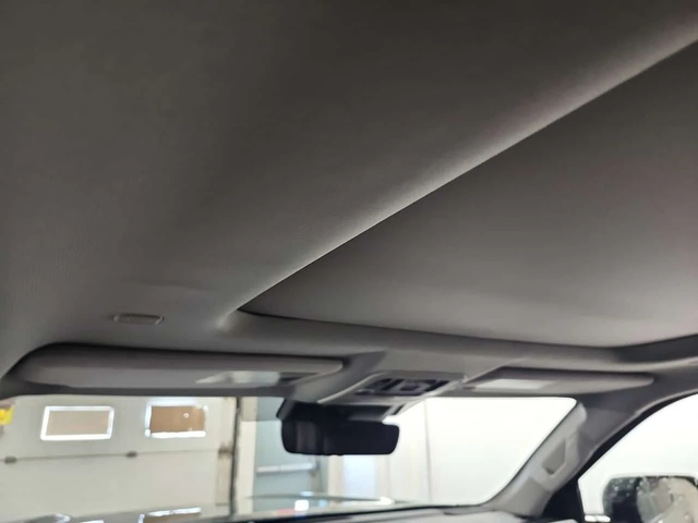 Toyota Tundra LIMITED CREW CAB SHORT BED * CARFAX * Без инцидент - автомобили, коли, обяви за нови и употребявани 11