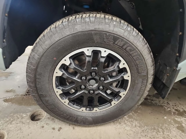 Toyota Tundra LIMITED CREW CAB SHORT BED * CARFAX * Без инцидент - автомобили, коли, обяви за нови и употребявани 14