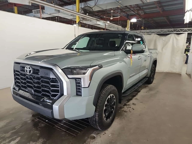 Toyota Tundra LIMITED CREW CAB SHORT BED * CARFAX * Без инцидент - автомобили, коли, обяви за нови и употребявани 1