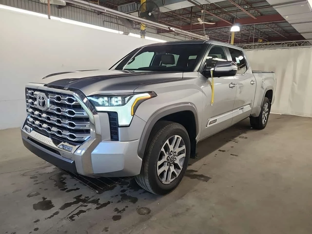 Toyota Tundra PLATINUM CREW CAB STD BED * CARFAX * Бeз инциденти - автомобили, коли, обяви за нови и употребявани 0