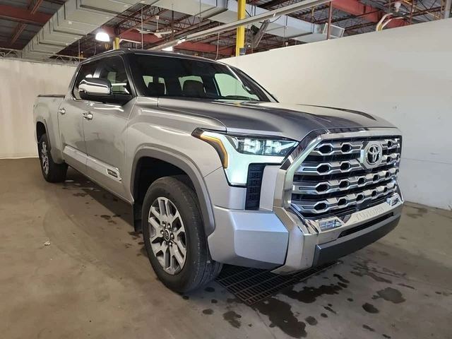 Toyota Tundra PLATINUM CREW CAB STD BED * CARFAX * Бeз инциденти - автомобили, коли, обяви за нови и употребявани 1