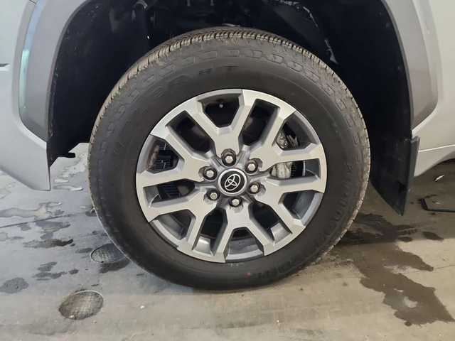 Toyota Tundra PLATINUM CREW CAB STD BED * CARFAX * Бeз инциденти - автомобили, коли, обяви за нови и употребявани 4