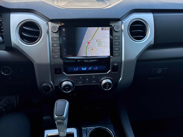 Toyota Tundra 5.7L 8cyl 4WD - автомобили, коли, обяви за нови и употребявани 8