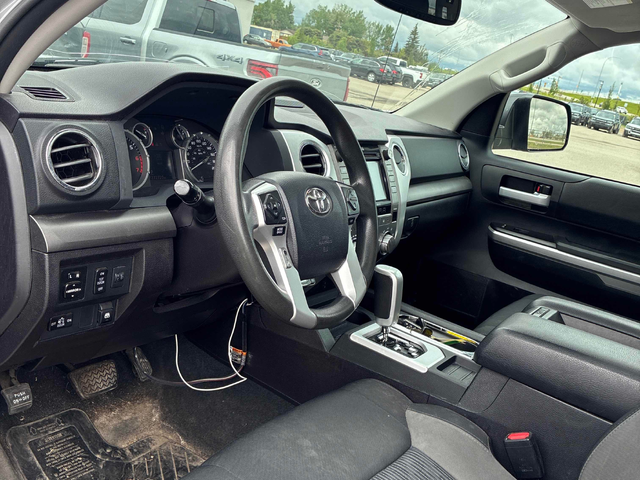 Toyota Tundra 5.7L 8cyl 4WD - автомобили, коли, обяви за нови и употребявани 4