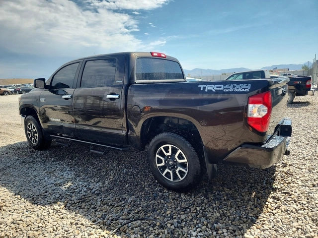 Toyota Tundra 5.7 LIMITED КОЖА КЛИП НА ДВИГАТЕЛЯ - автомобили, коли, обяви за нови и употребявани 1