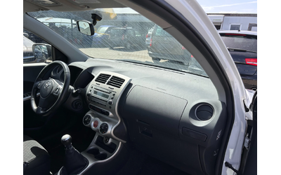 Toyota Urban Cruiser 1.4D-4D 4WD EURO 4 - автомобили, коли, обяви за нови и употребявани 9