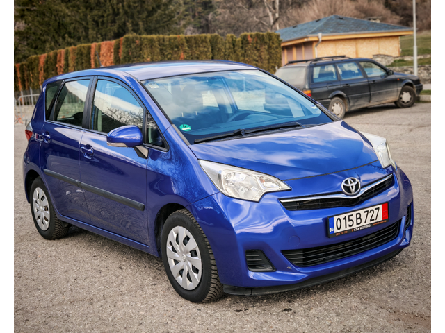 Toyota Verso 1.4 D-4D - автомобили, коли, обяви за нови и употребявани 0