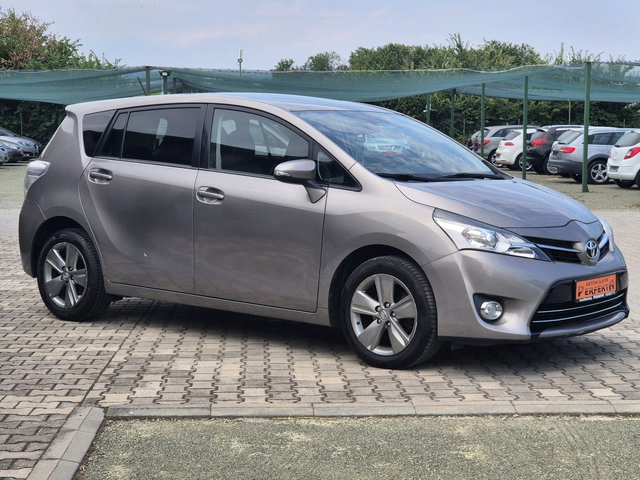 Toyota Verso 1.6 дизел 112к.с. - автомобили, коли, обяви за нови и употребявани 5