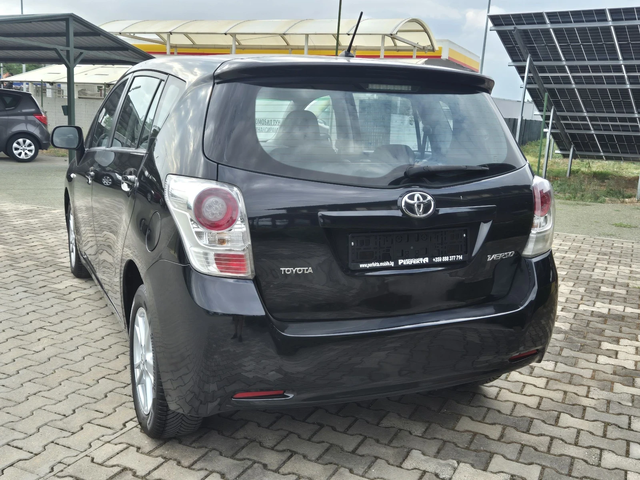 Toyota Verso 2.0 диз 7места 127к.с. - автомобили, коли, обяви за нови и употребявани 8