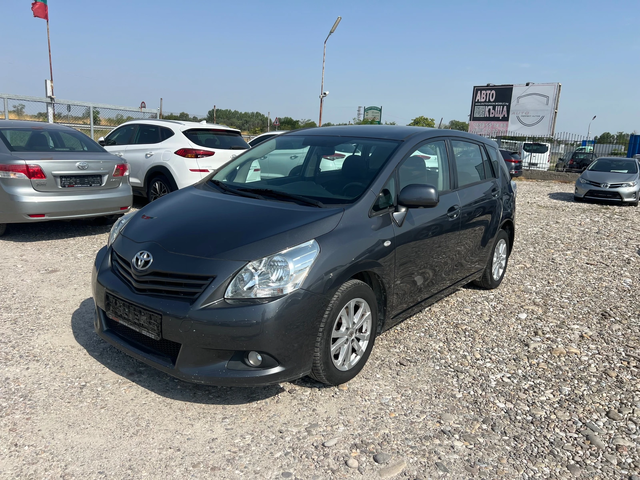 Toyota Verso 2.0 D4D - автомобили, коли, обяви за нови и употребявани 0