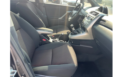 Toyota Verso 2.0 D4D - автомобили, коли, обяви за нови и употребявани 11