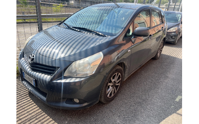 Toyota Verso 2.0 D4D - автомобили, коли, обяви за нови и употребявани 14