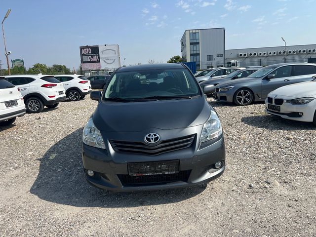 Toyota Verso 2.0 D4D - автомобили, коли, обяви за нови и употребявани 1