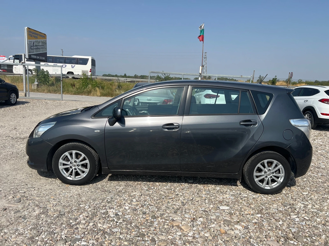 Toyota Verso 2.0 D4D - автомобили, коли, обяви за нови и употребявани 7