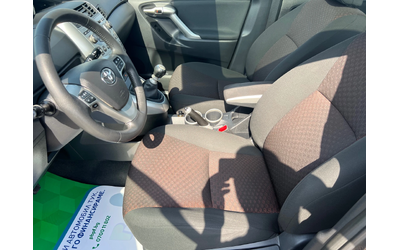 Toyota Verso 2.0 D4D - автомобили, коли, обяви за нови и употребявани 8