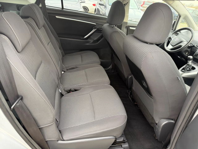 Toyota Verso 1.6 D - автомобили, коли, обяви за нови и употребявани 13