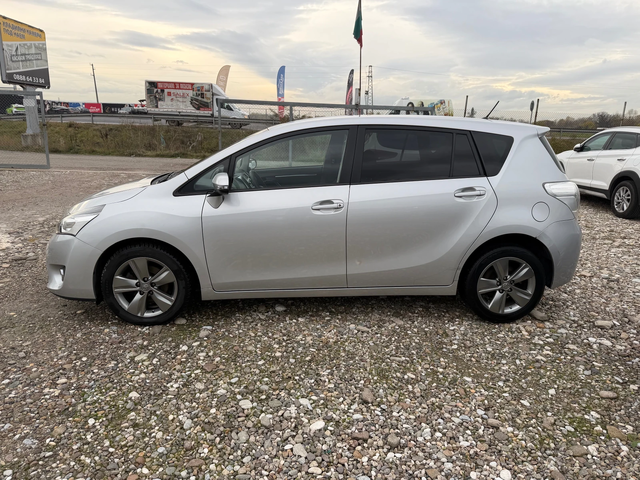 Toyota Verso 1.6 D - автомобили, коли, обяви за нови и употребявани 8