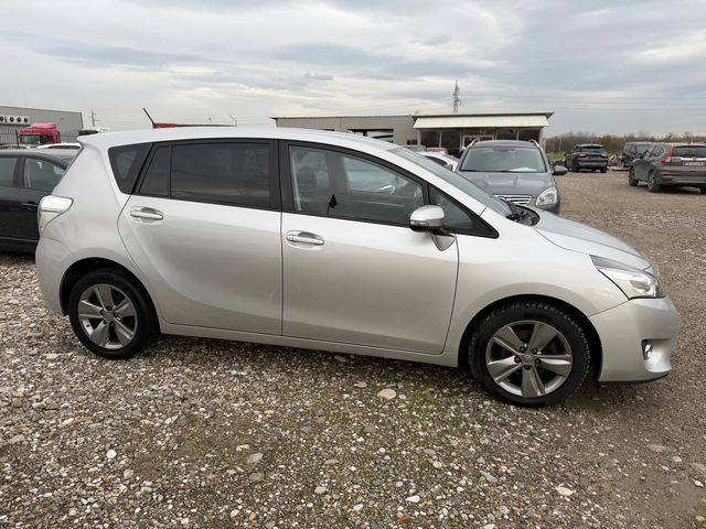Toyota Verso 1.6 D - автомобили, коли, обяви за нови и употребявани 9