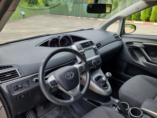 Toyota Verso 1.6 Navig/Klimatron/7mesta - автомобили, коли, обяви за нови и употребявани 8