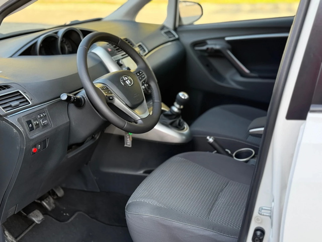 Toyota Verso 6скорости* КАМЕРА* АВТОПИЛОТ* КЛИМАТРОНИК* КСЕНОН - автомобили, коли, обяви за нови и употребявани 7