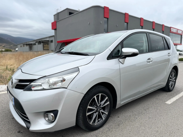 Toyota Verso 2.0 D-4D / EXECUTIVE / NAVI / CAMERA / PANORAMA - автомобили, коли, обяви за нови и употребявани 2