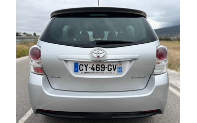 Toyota Verso 2.0 D-4D / EXECUTIVE / NAVI / CAMERA / PANORAMA - автомобили, коли, обяви за нови и употребявани 6