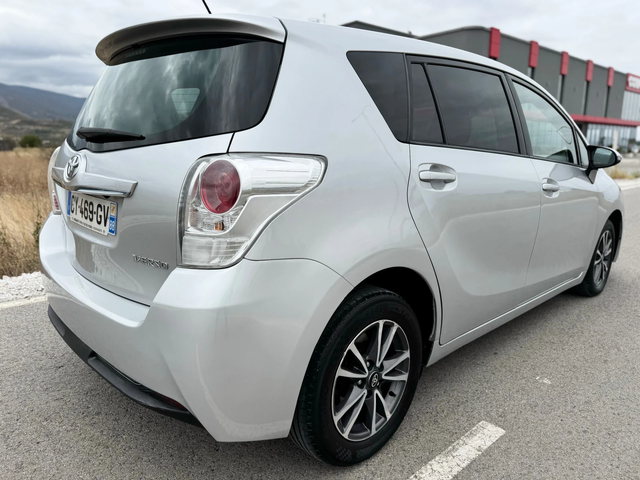Toyota Verso 2.0 D-4D / EXECUTIVE / NAVI / CAMERA / PANORAMA - автомобили, коли, обяви за нови и употребявани 7