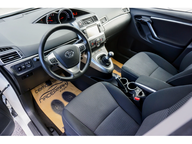 Toyota Verso 2.0D ACTIVE - автомобили, коли, обяви за нови и употребявани 5