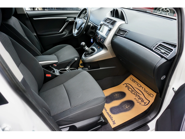 Toyota Verso 2.0D ACTIVE - автомобили, коли, обяви за нови и употребявани 8