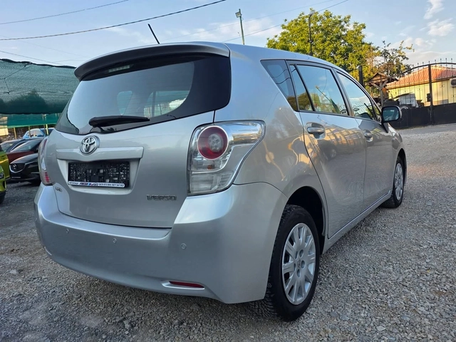 Toyota Verso 2.0D4D 126K.C. / КЛИМАТРОНИК / ТЕМПОМАТ / - автомобили, коли, обяви за нови и употребявани 3