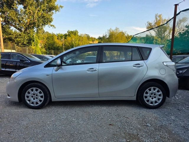 Toyota Verso 2.0D4D 126K.C. / КЛИМАТРОНИК / ТЕМПОМАТ / - автомобили, коли, обяви за нови и употребявани 4