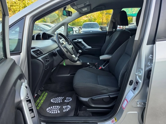 Toyota Verso 2.0D4D 126K.C. / КЛИМАТРОНИК / ТЕМПОМАТ / - автомобили, коли, обяви за нови и употребявани 7