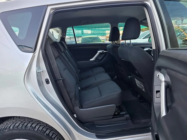 Toyota Verso 2.0D4D 126K.C. / КЛИМАТРОНИК / ТЕМПОМАТ / - автомобили, коли, обяви за нови и употребявани 9