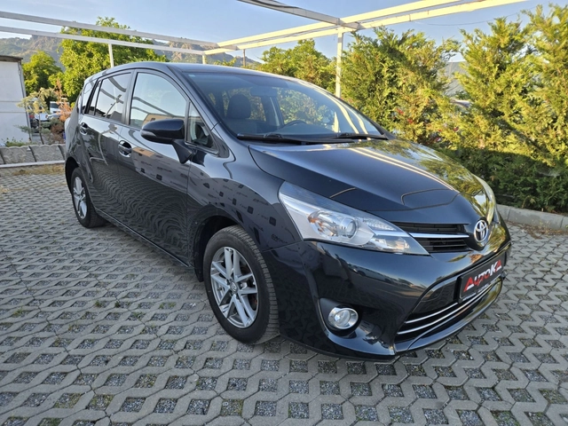 Toyota Verso 1.6D-4d-112кс= 6СКОРОСТИ= 173.000км= CAM= EURO 6B - автомобили, коли, обяви за нови и употребявани 1