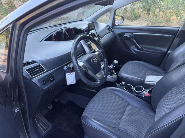 Toyota Verso 1.8 i FULL FULL - автомобили, коли, обяви за нови и употребявани 8