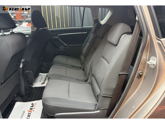Toyota Verso - автомобили, коли, обяви за нови и употребявани 8