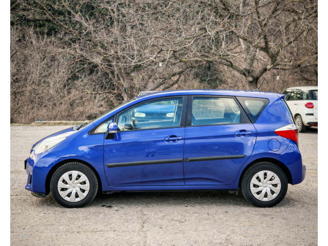 Toyota Verso S 1.4 D-4D - автомобили, коли, обяви за нови и употребявани 3