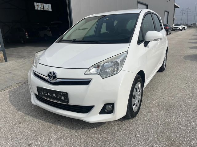 Toyota Verso S 1.33 i 100k.c - автомобили, коли, обяви за нови и употребявани 2