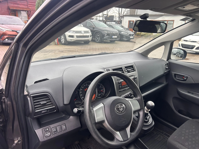 Toyota Verso S 1.4D-4D EURO 5 - автомобили, коли, обяви за нови и употребявани 10