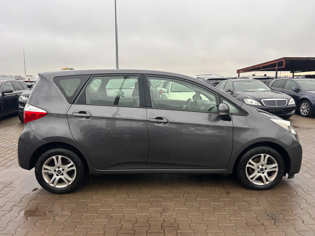 Toyota Verso S 1.4D-4D EURO 5 - автомобили, коли, обяви за нови и употребявани 4