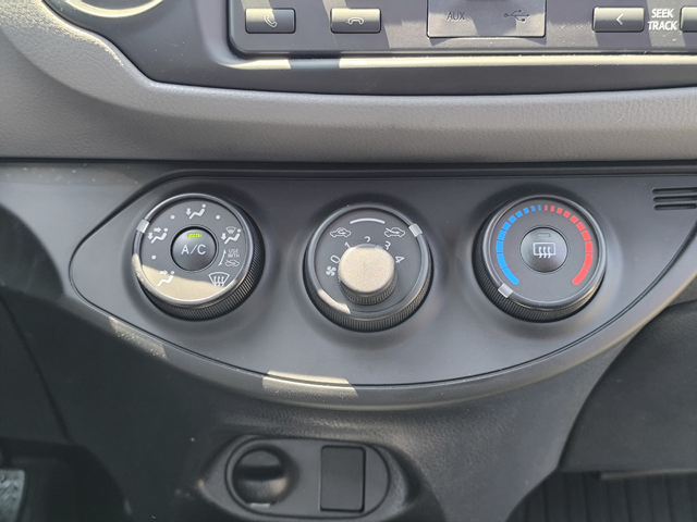 Toyota Yaris 1.0VVT-i - автомобили, коли, обяви за нови и употребявани 14