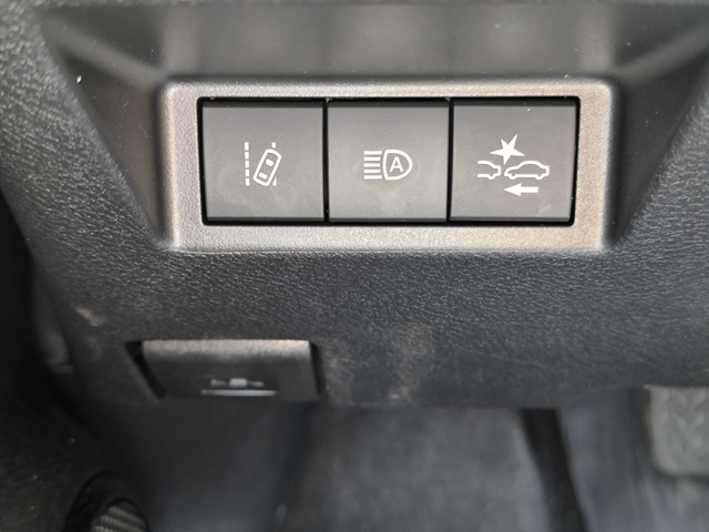 Toyota Yaris 1.0VVT-i - автомобили, коли, обяви за нови и употребявани 17