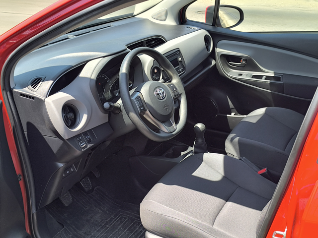 Toyota Yaris 1.0VVT-i - автомобили, коли, обяви за нови и употребявани 7