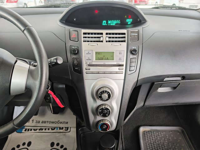 Toyota Yaris 1.3-газова уредба - автомобили, коли, обяви за нови и употребявани 10