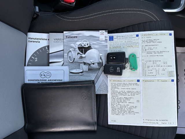 Toyota Yaris 1.5 Hybrid E6B FACE - автомобили, коли, обяви за нови и употребявани 14