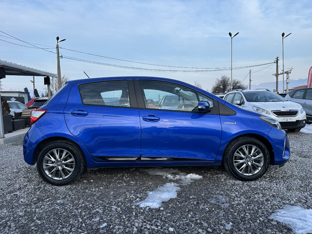 Toyota Yaris 1.5 Hybrid E6B FACE - автомобили, коли, обяви за нови и употребявани 1