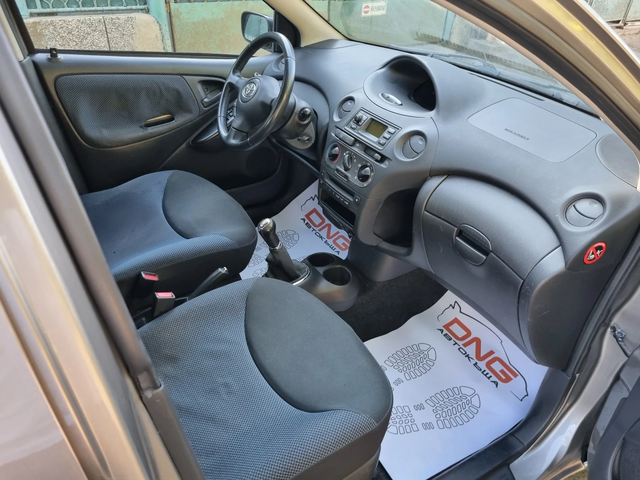 Toyota Yaris 1, 000 EURO4 - автомобили, коли, обяви за нови и употребявани 8