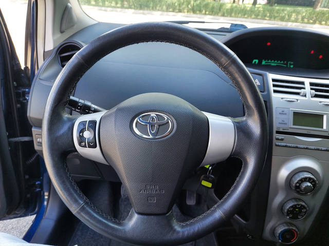 Toyota Yaris 1, 3i 87ps ITALY - автомобили, коли, обяви за нови и употребявани 5