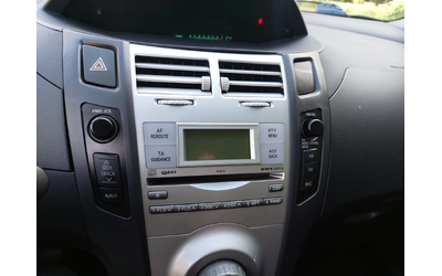 Toyota Yaris 1, 3i 87ps ITALY - автомобили, коли, обяви за нови и употребявани 8