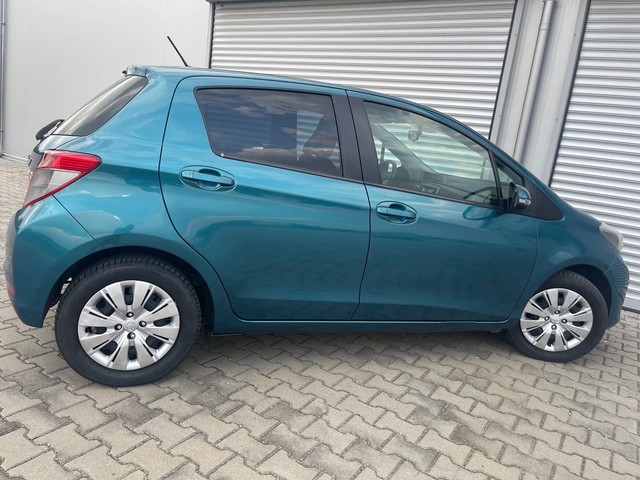 Toyota Yaris 1.0i 69к.с., нави, кам., мулти, клима, е5 - автомобили, коли, обяви за нови и употребявани 7